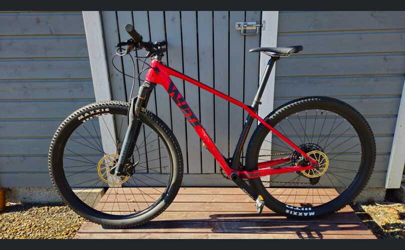 White XC 290 Ultimate GX-kuva-1